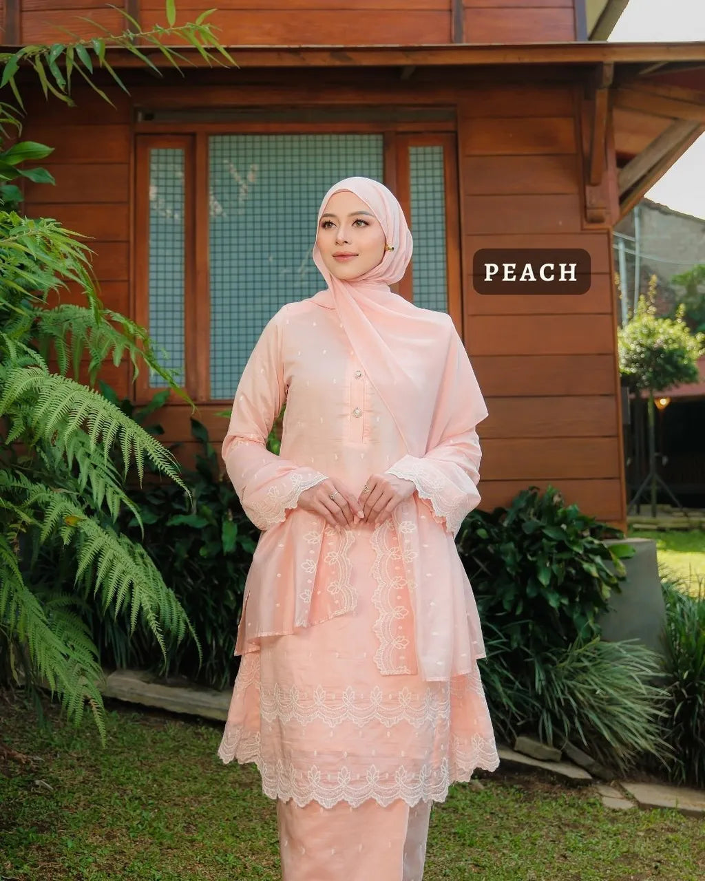 HW Layna Kurung Riau Embroidery With Kain Lipat Batik and Embroidery Shawl