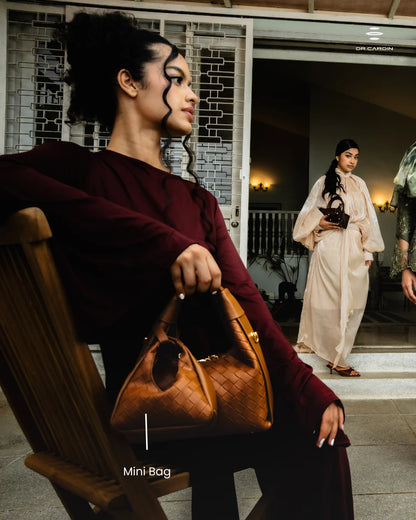Dr Cardin [The Raya Table Collection] Women Dumpling Weave Sling Bag / Suede / Faux Leather BG-868