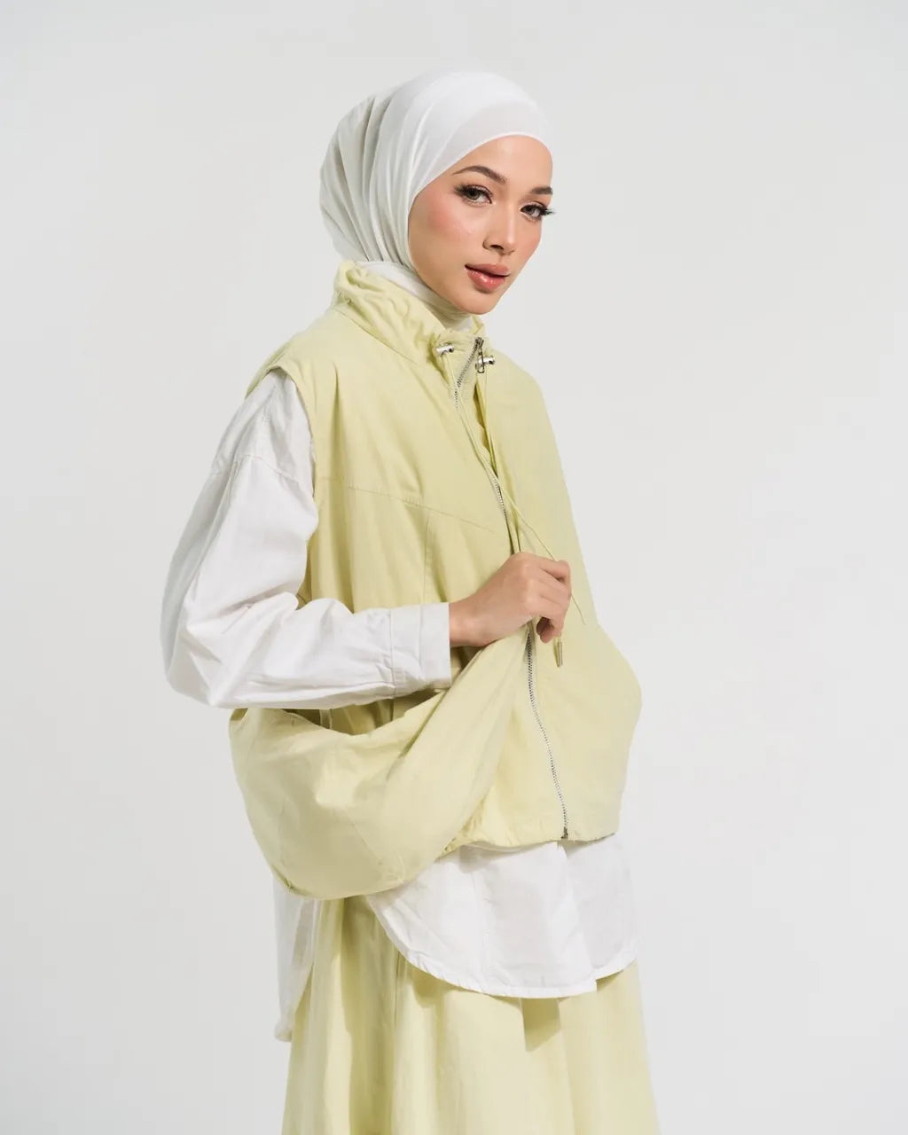 HW Senna Vest With A-cutting Skirt with Sling Bag