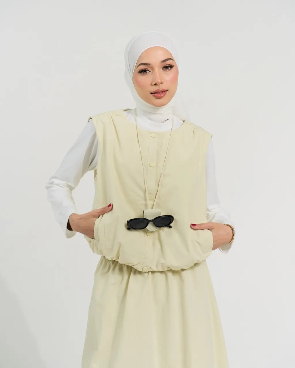 HW Biena Vest Include Inner With A-cutting Skirt