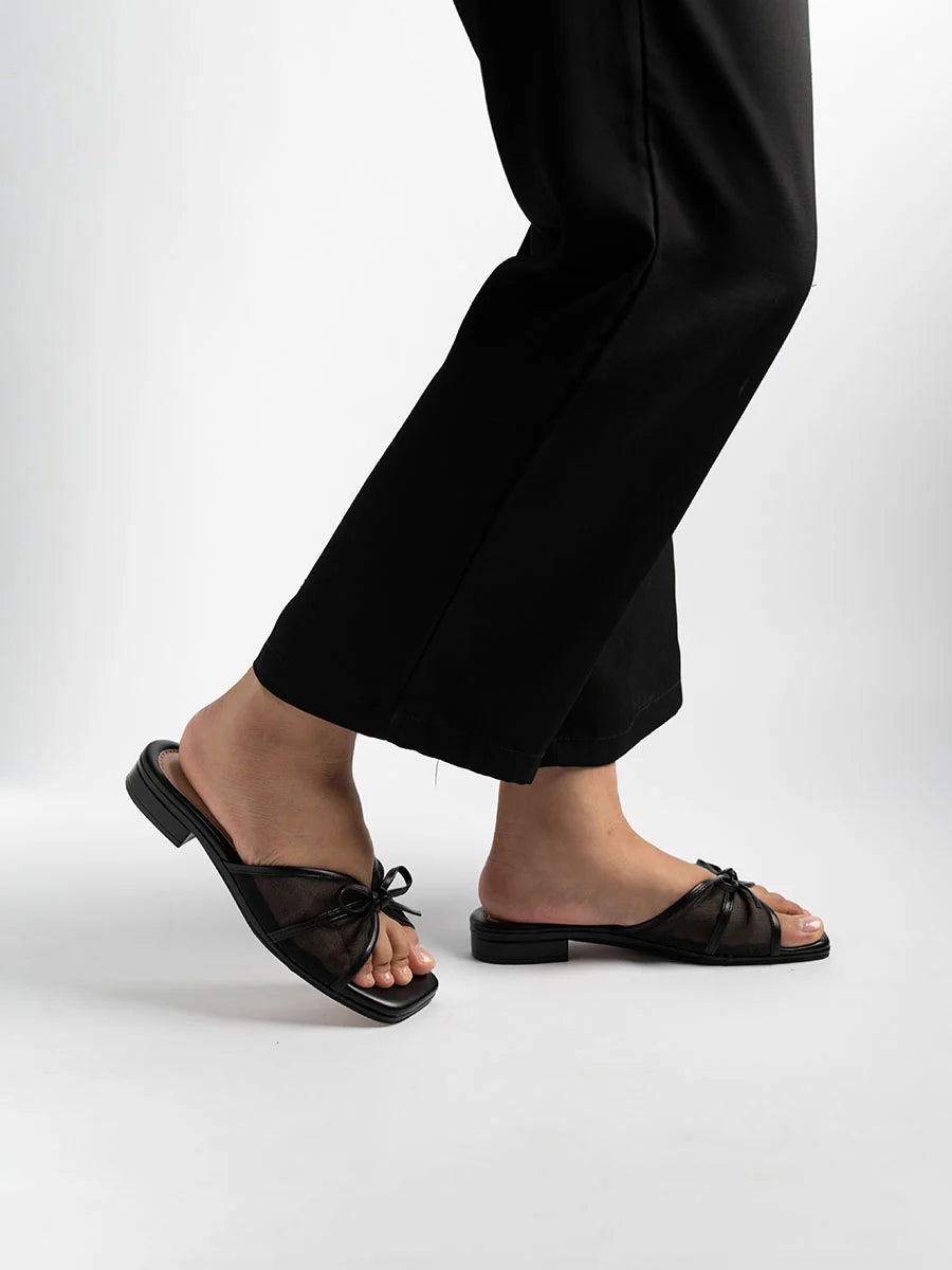 H2U Ruffy Ribbon Sandals