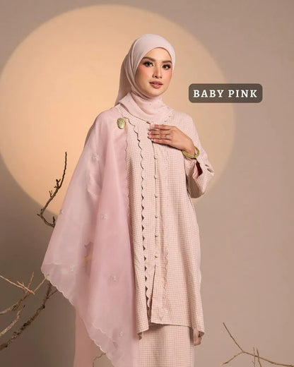 HW Haya Checkered Loose Kebarung With Embroidery