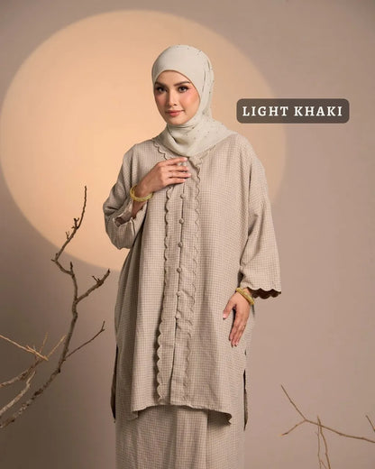 HW Haya Checkered Loose Kebarung With Embroidery