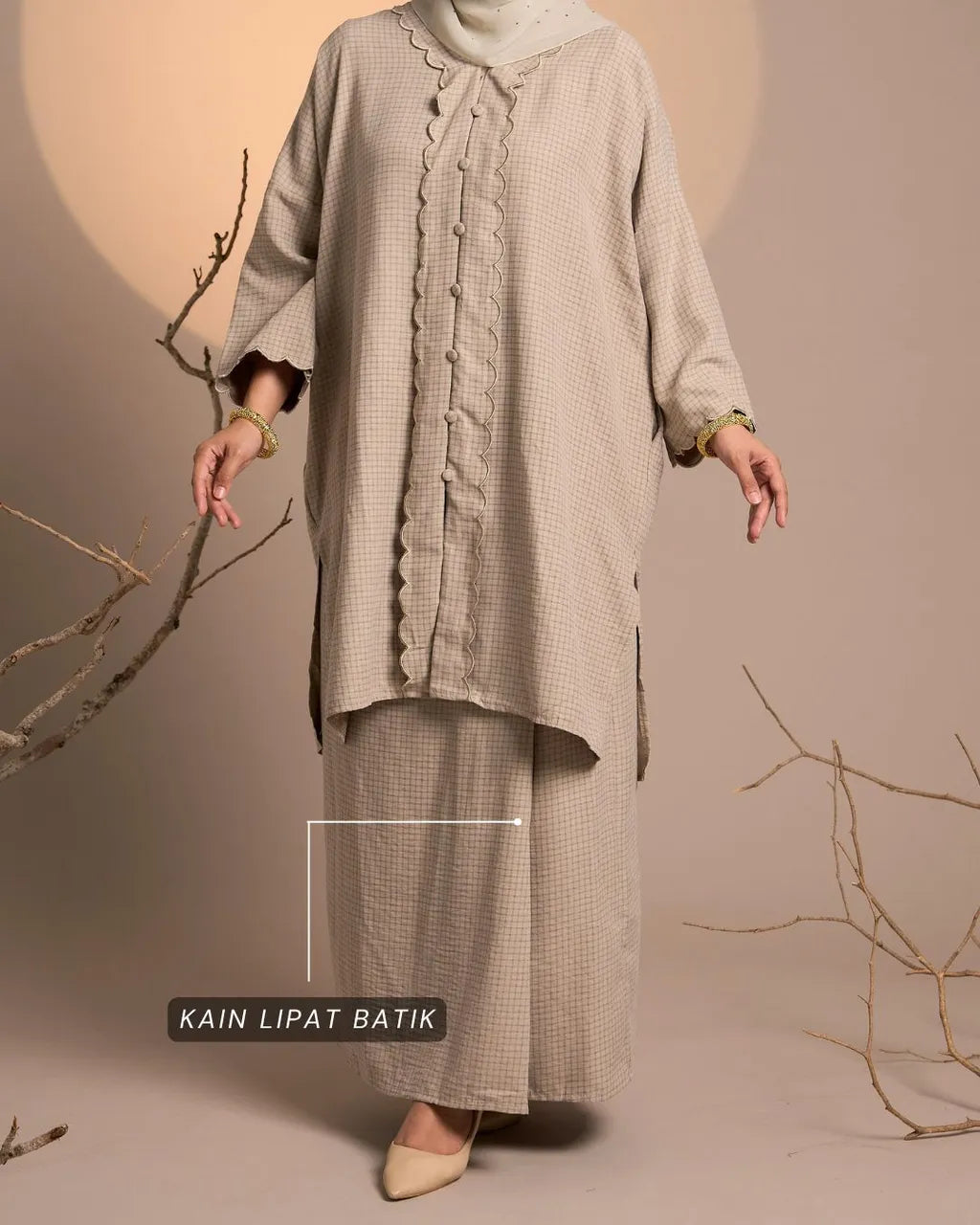 HW Haya Checkered Loose Kebarung With Embroidery