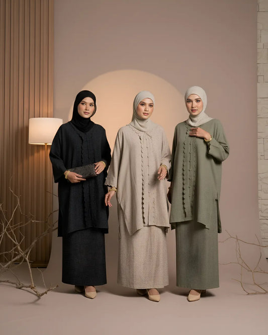HW Haya Checkered Loose Kebarung With Embroidery