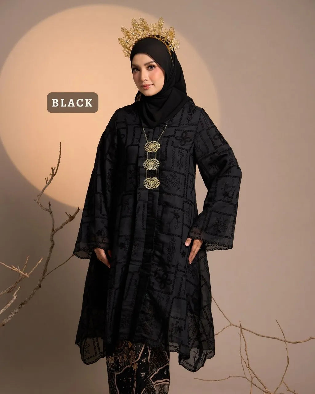 HW Meryam Kebarung Embroidery With Kain Lipat Batik