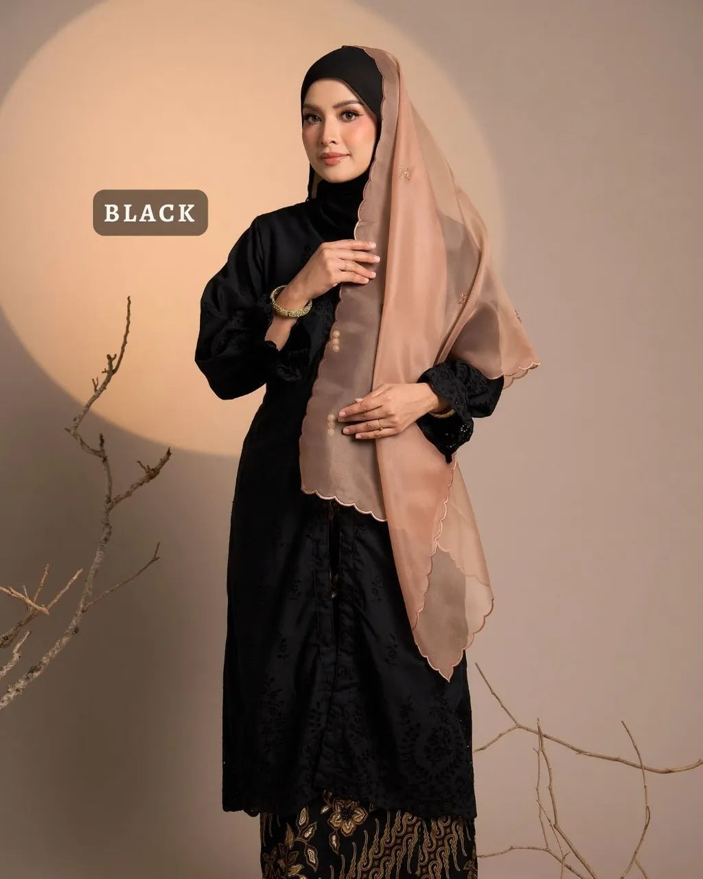 HW Senja Eyelet Embroidery Kebarung With Kain Lipat Batik