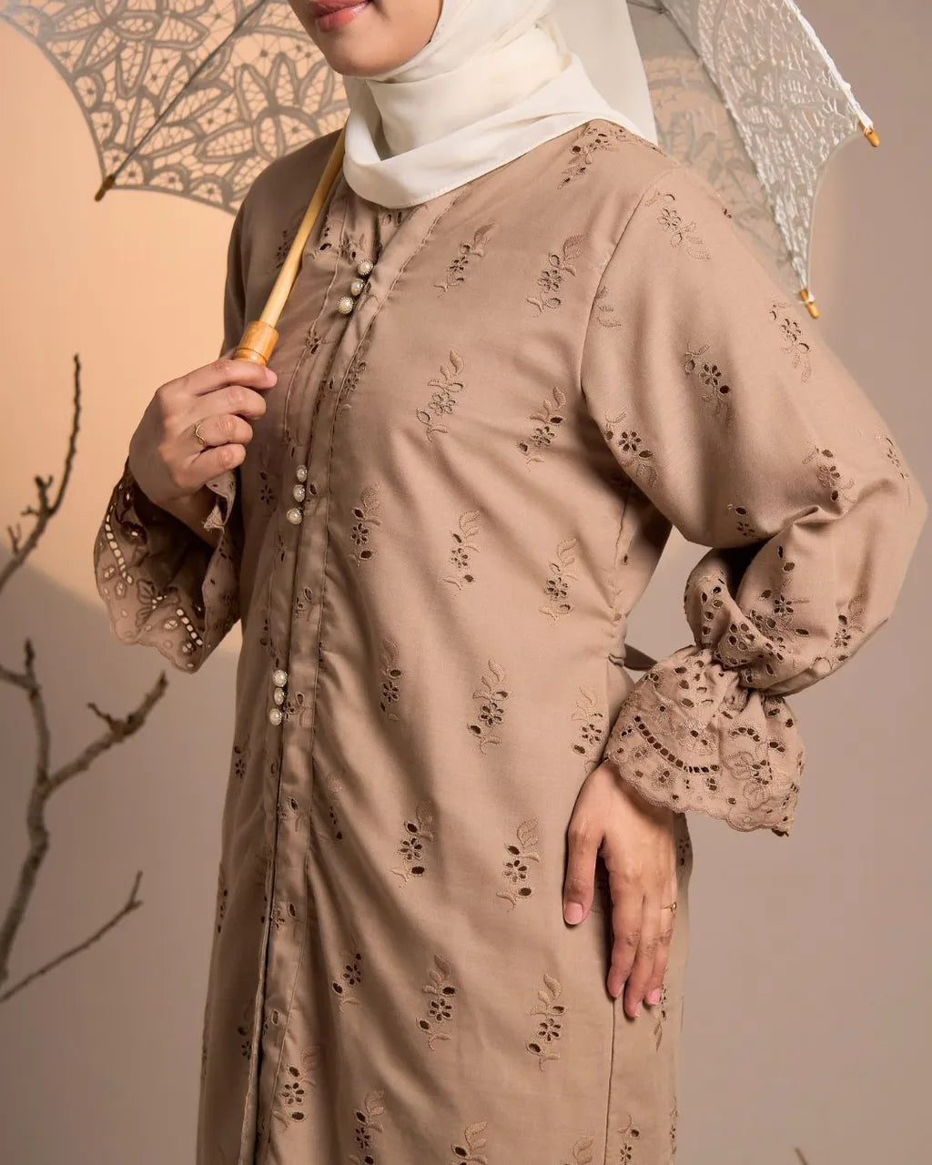 HW Senja Eyelet Embroidery Kebarung With Kain Lipat Batik