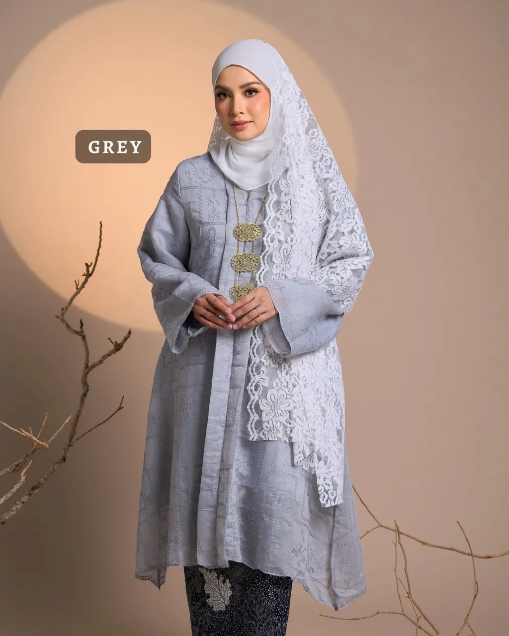 HW Meryam Kebarung Embroidery With Kain Lipat Batik