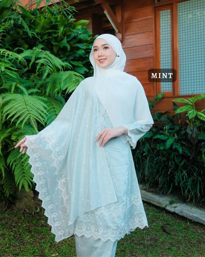 HW Layna Kurung Riau Embroidery With Kain Lipat Batik and Embroidery Shawl