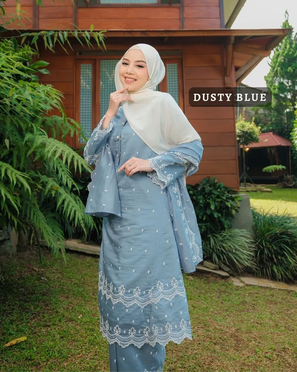 HW Layna Kurung Riau Embroidery With Kain Lipat Batik and Embroidery Shawl