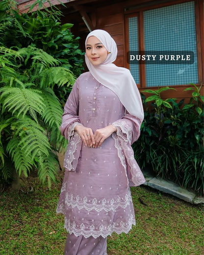 HW Layna Kurung Riau Embroidery With Kain Lipat Batik and Embroidery Shawl
