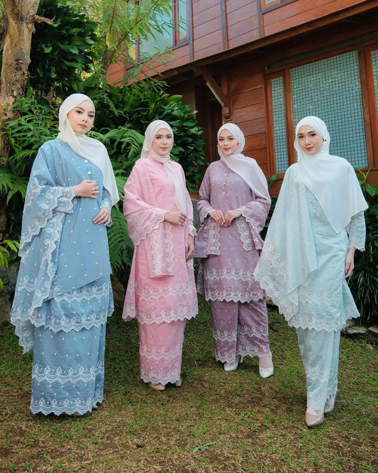 HW Layna Kurung Riau Embroidery With Kain Lipat Batik and Embroidery Shawl
