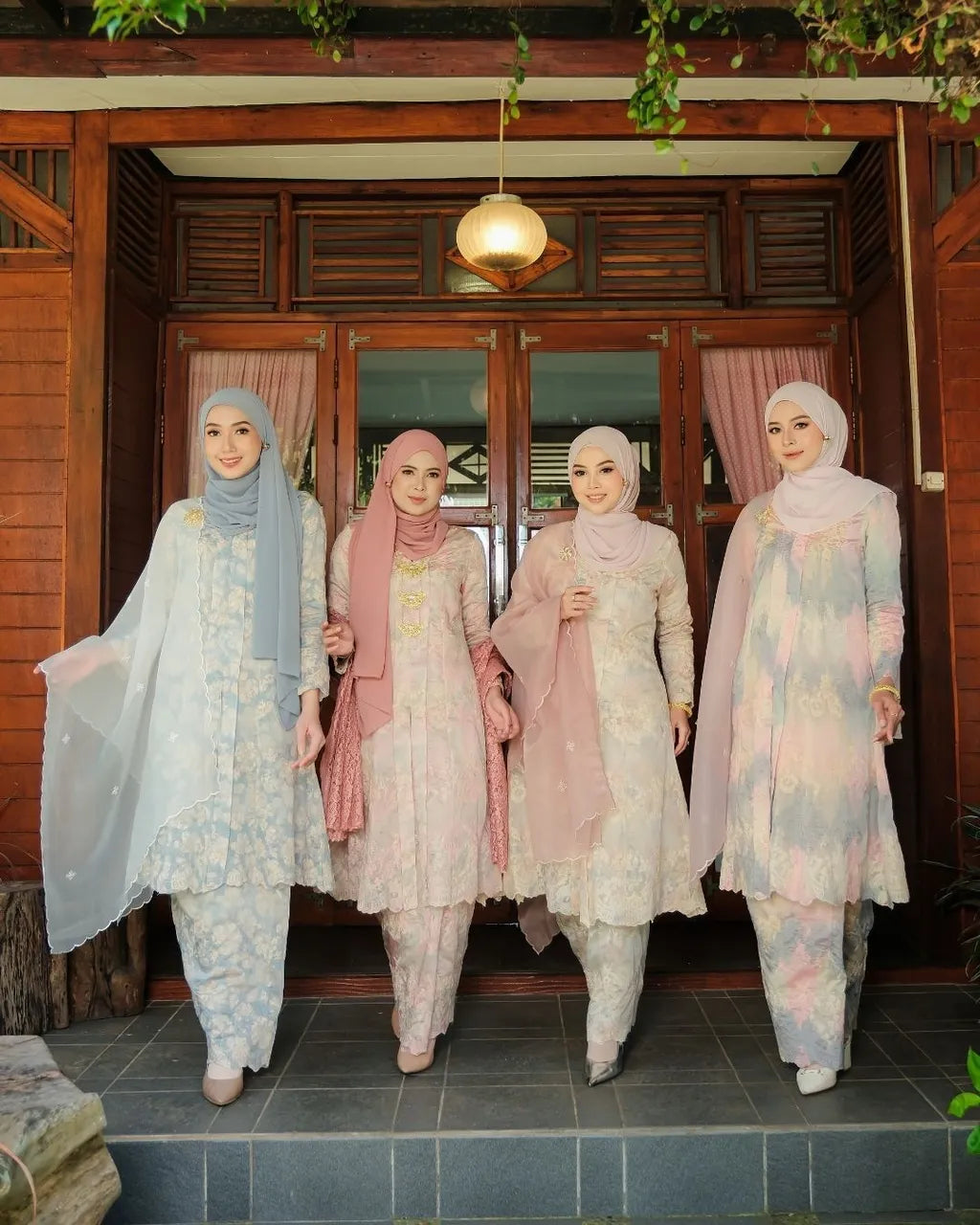 HW Saffya Kebarung Embroidery With Kain Lipat Batik