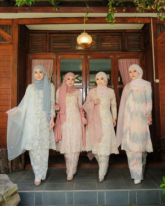 HW Saffya Kebarung Embroidery With Kain Lipat Batik