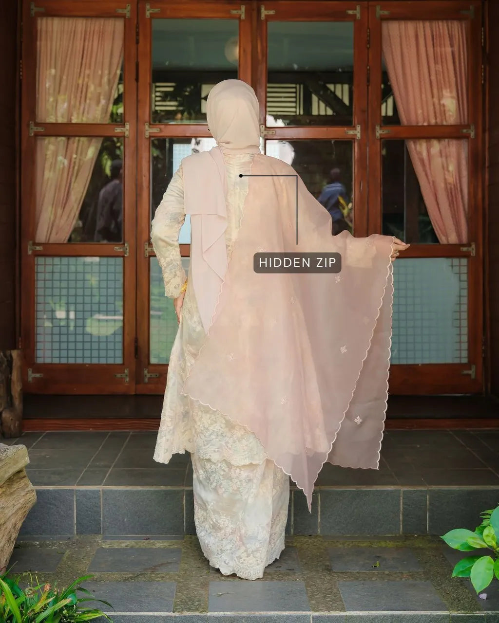 HW Saffya Kebarung Embroidery With Kain Lipat Batik
