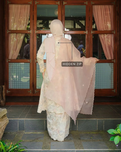 HW Saffya Kebarung Embroidery With Kain Lipat Batik