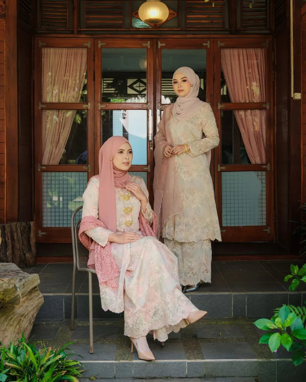 HW Saffya Kebarung Embroidery With Kain Lipat Batik