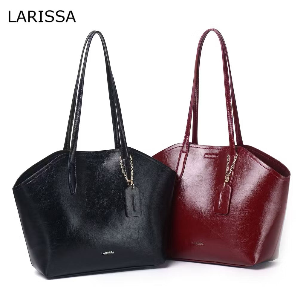 LARISSA Reina Tote Bag
