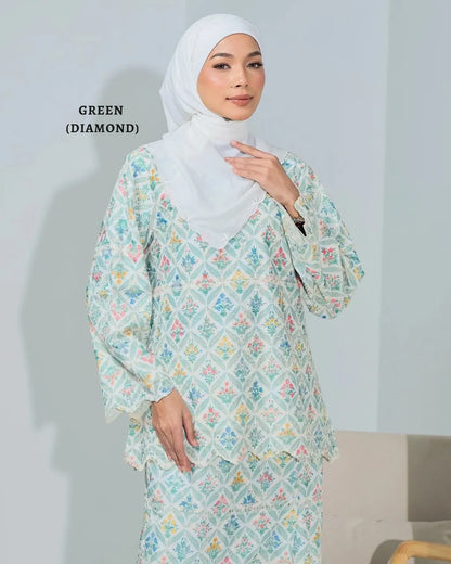 HW Anggun Eyelet Mini Kurung with Scallop Embroidery