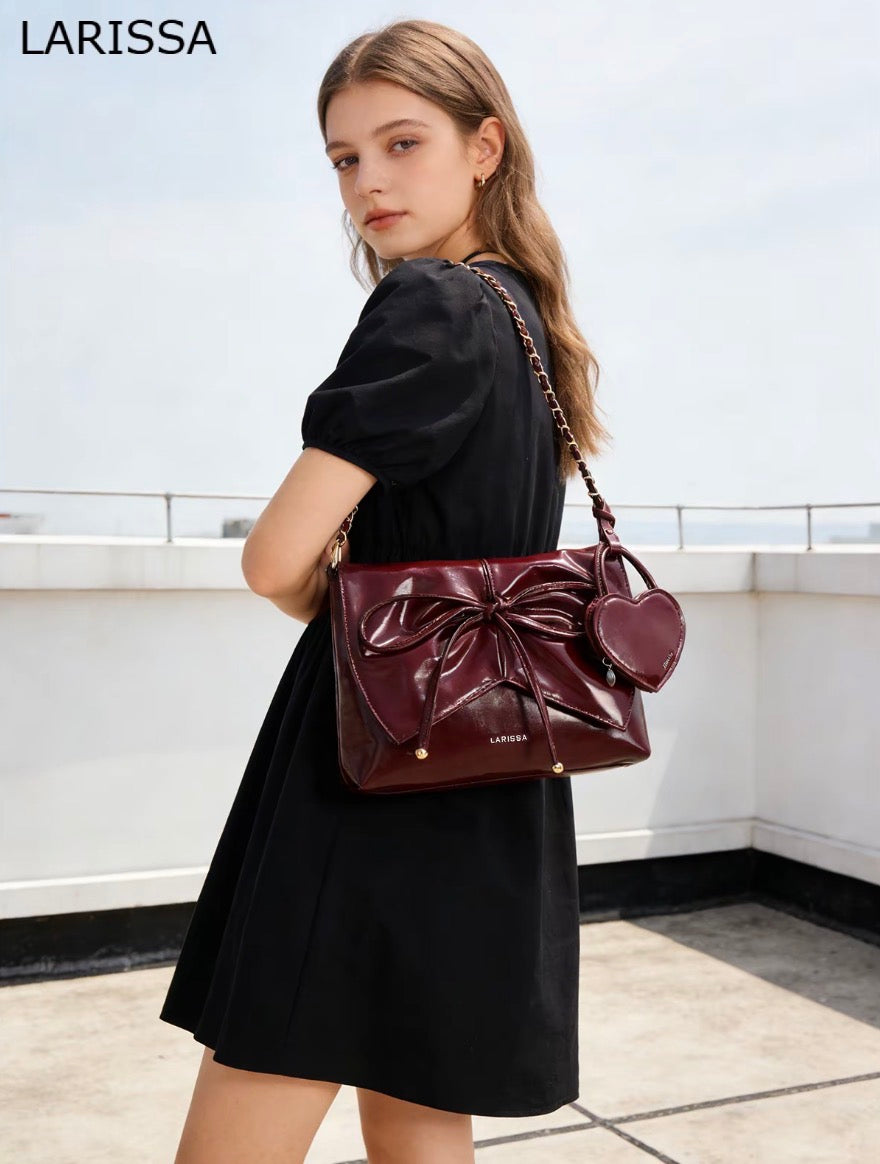 LARISSA Luvly Mini Heart Bag
