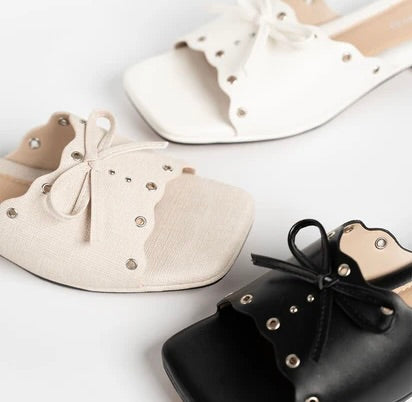 H2U Eyelet Ribbon Low Heels