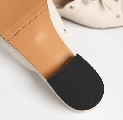 H2U Eyelet Ribbon Low Heels