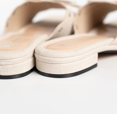 H2U Eyelet Ribbon Low Heels