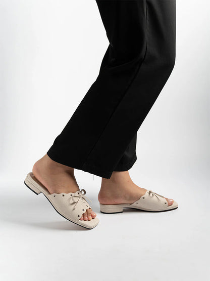 H2U Eyelet Ribbon Low Heels