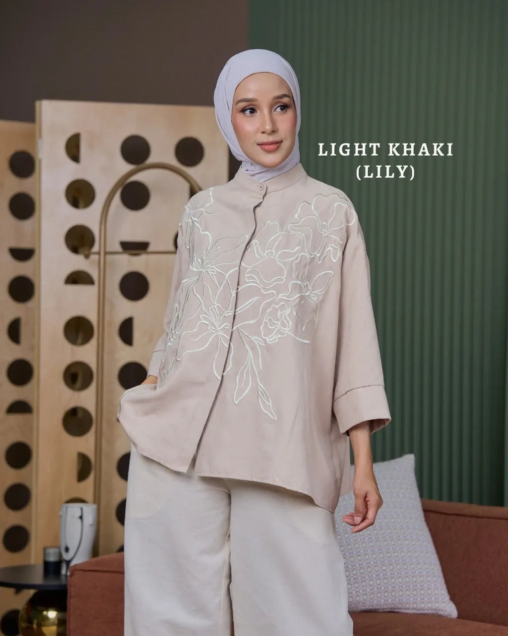 HW [TOP ONLY] Awraa Embroidery Baggy Blouse