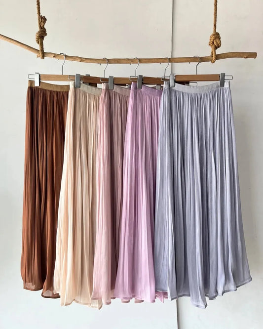 HW Cora Shimmer Flowy A-Cutting Skirt