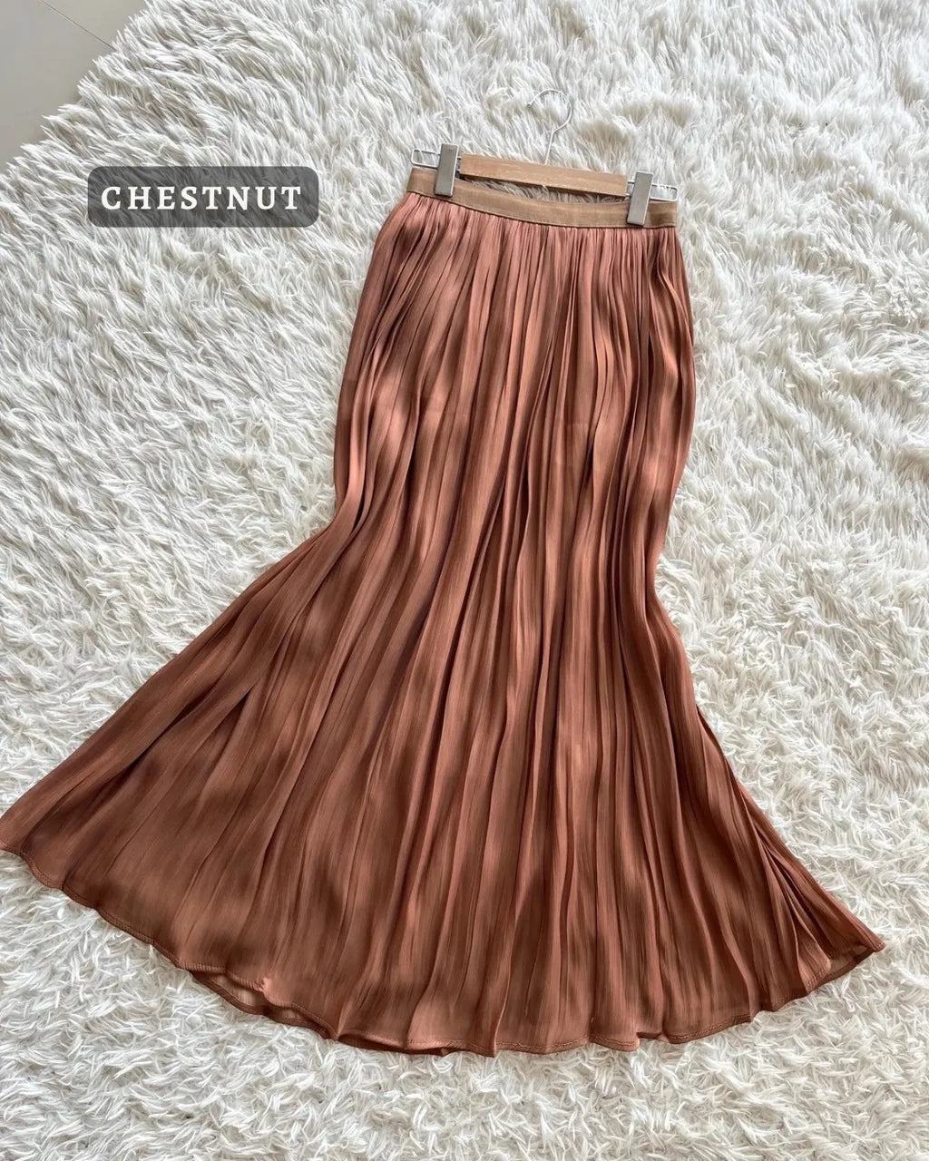 HW Cora Shimmer Flowy A-Cutting Skirt