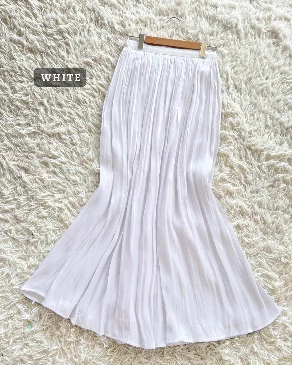 HW Cora Shimmer Flowy A-Cutting Skirt