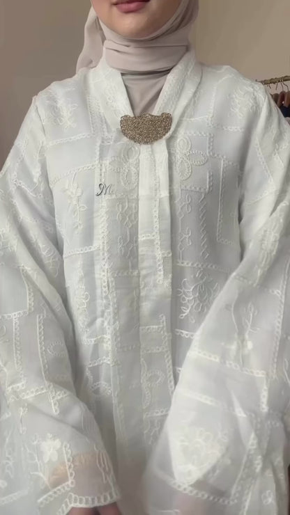 HW Meryam Kebarung Embroidery With Kain Lipat Batik