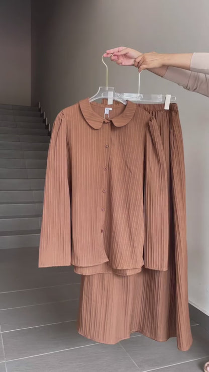 YM Yuri Set (Blouse & Skirt) - Free Size / Plus Size